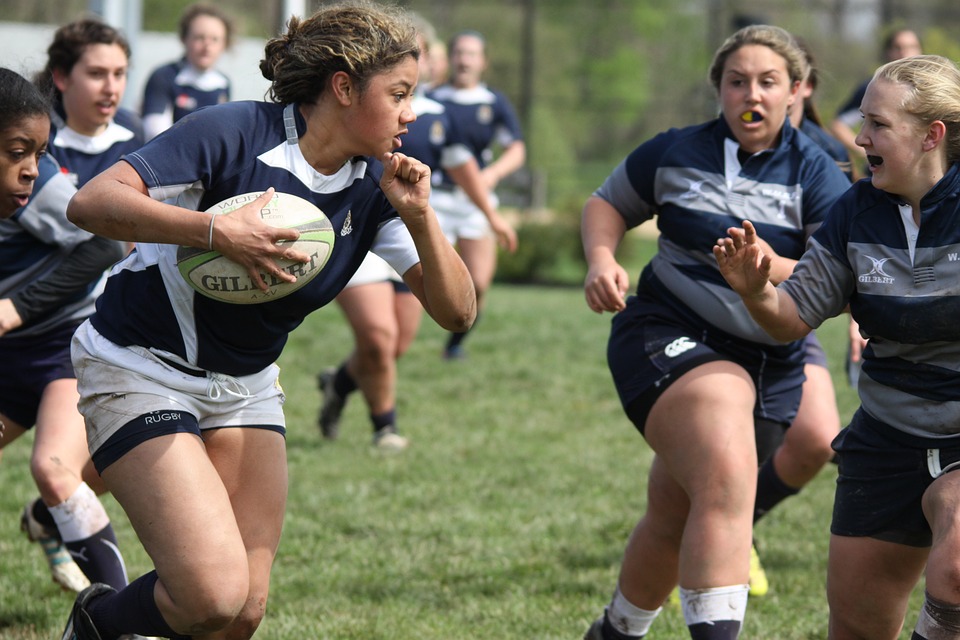 rugby-young-women