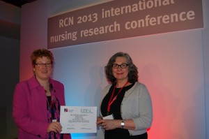 Alison Twycross (Editor of Evidence Based Nursing) presents Suzanne Watts with her certificate at the RCN's International Nursing Research Conference